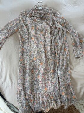 h and m sage green dress 100% silk H&M dress sage green M
